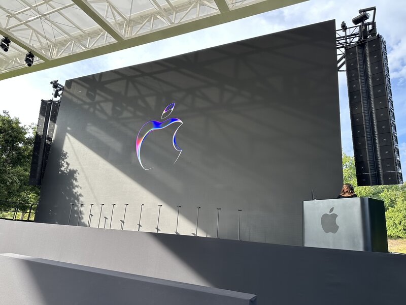 DJ Kiss in the booth